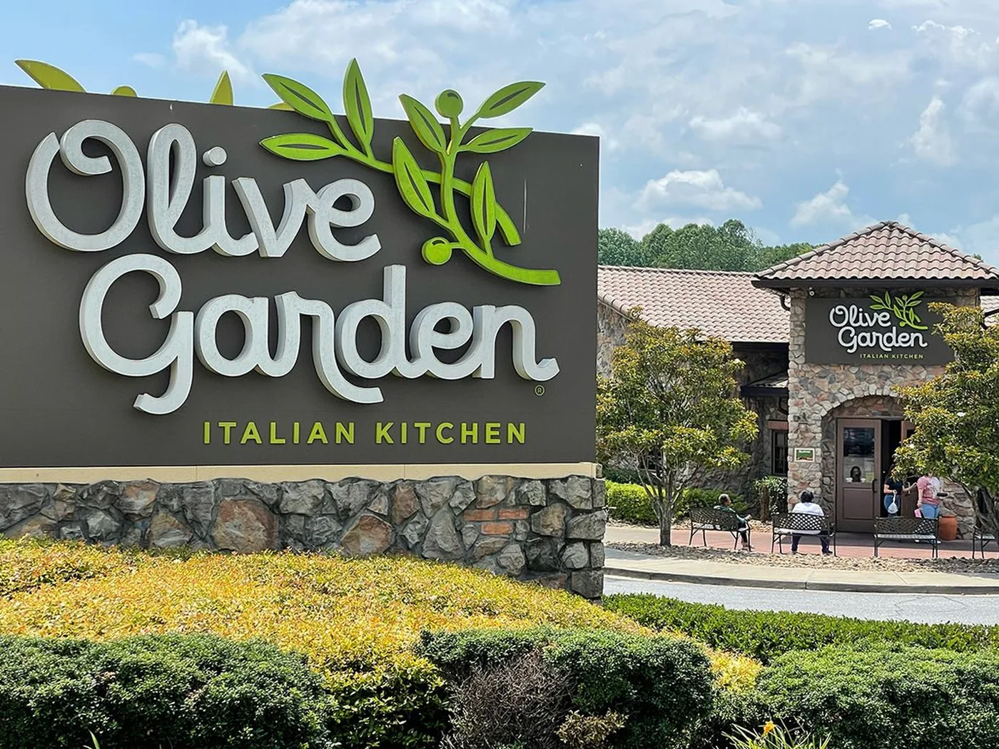 Olive Garden casual dining restaurant